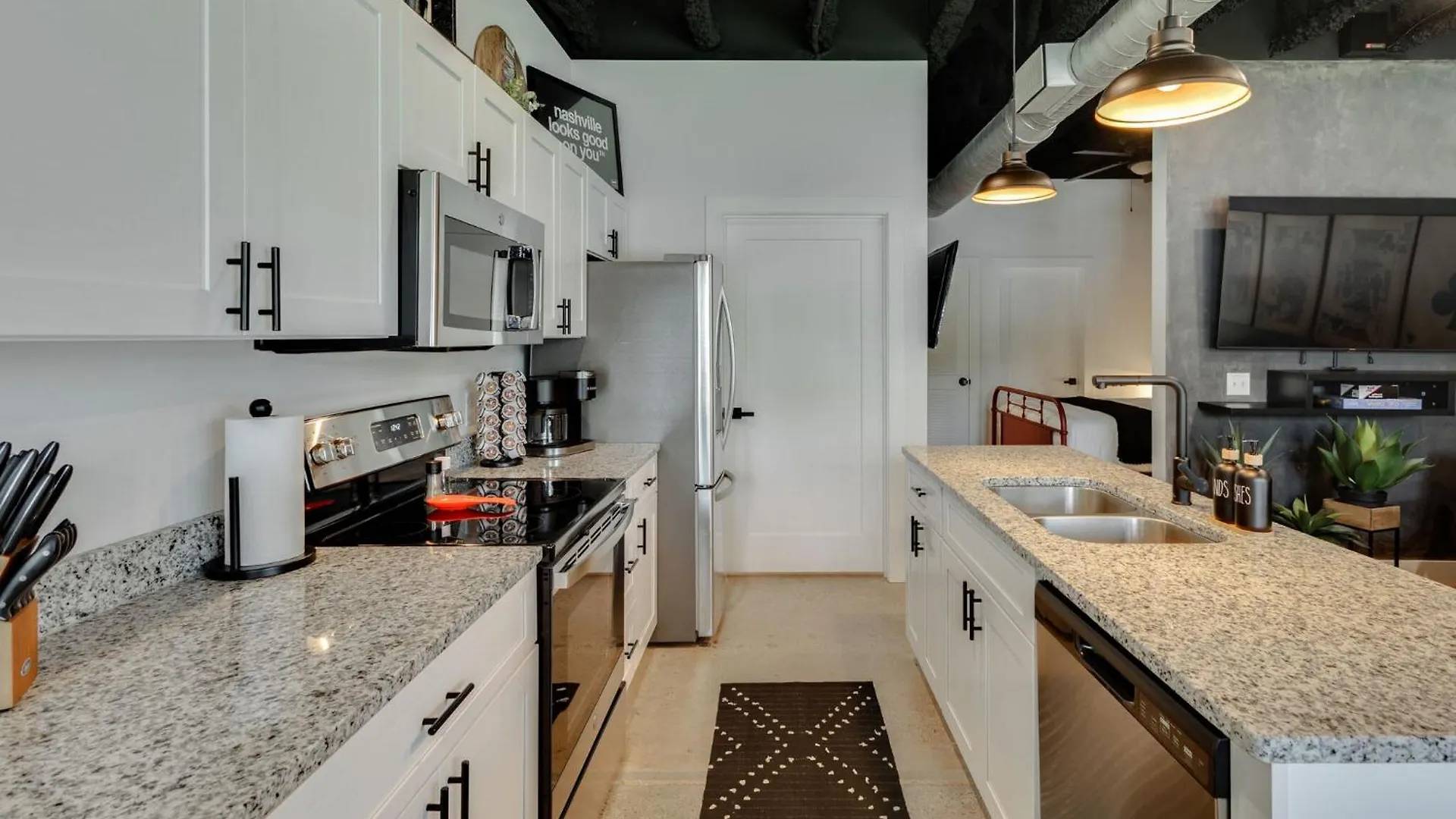 New Studio With 2 Beds 7 Mins To Broadway Nashville 0*,